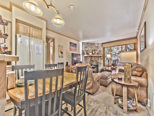 Ski in Ski out Park City condo sleeps 6